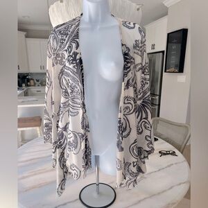 Great black and cream lightweight Kimona one size 100% nylon